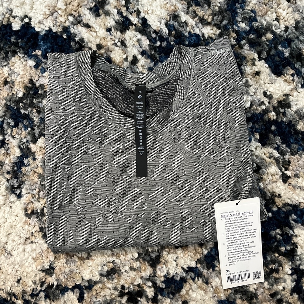 Metal Vent Breathe T-shirts